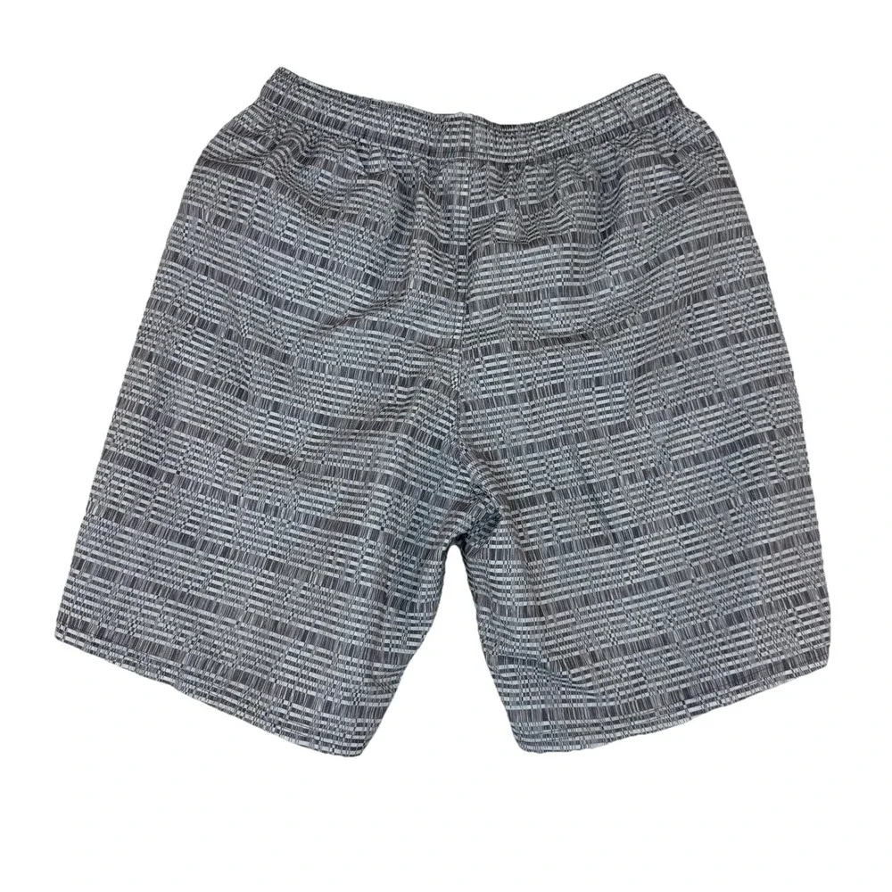Nike Men's Swim Trunks Sz Medium Gray White Distorted Grid Print 9